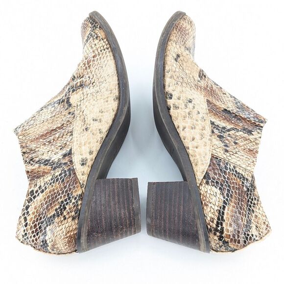 Very Volatile Los Angeles Snake Skin Pattern 2” Heel Ankle Booties Size 6.5 - Picture 4 of 9